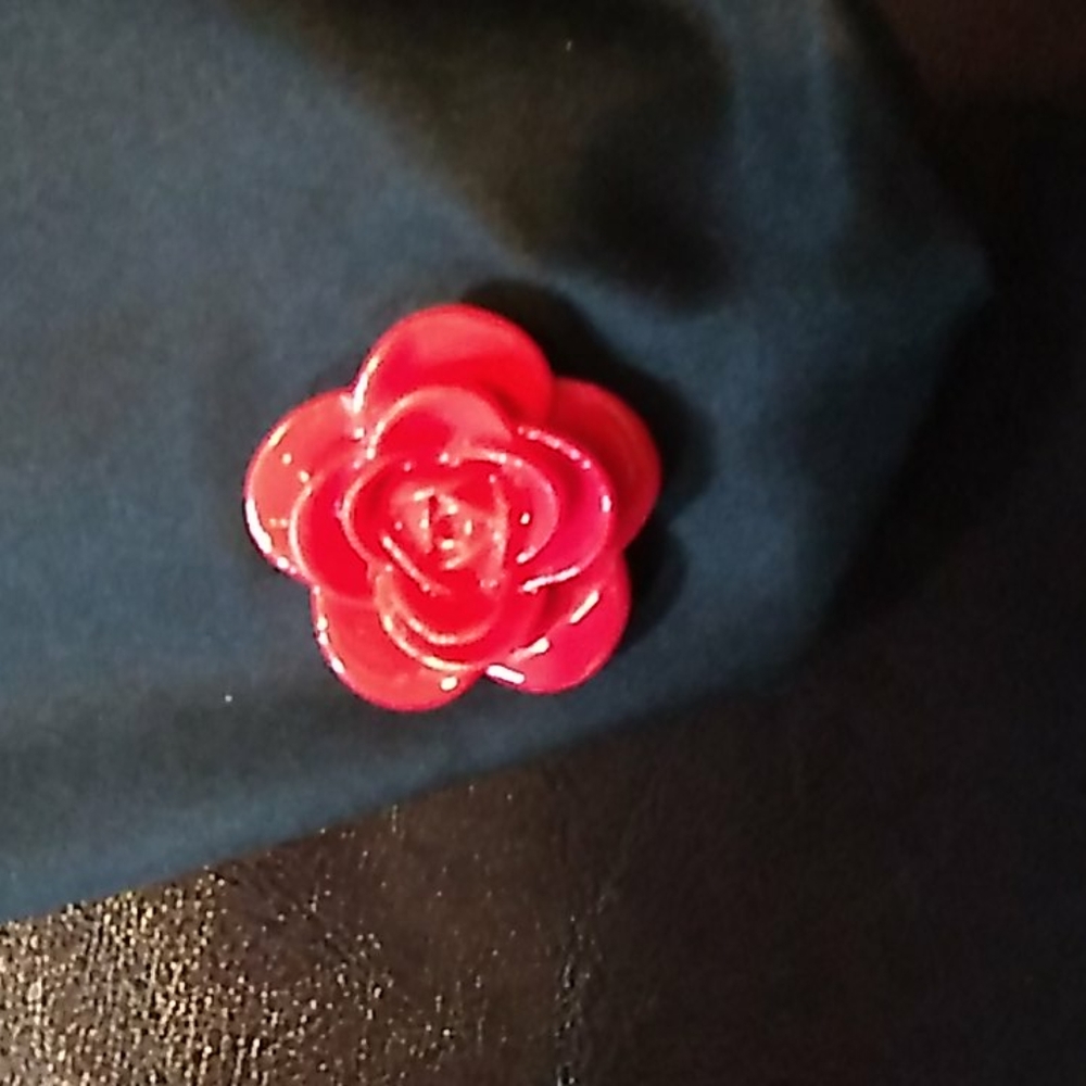 Lancome Black Makeup Bag w/Red Rose & Base - Picture 3 of 6